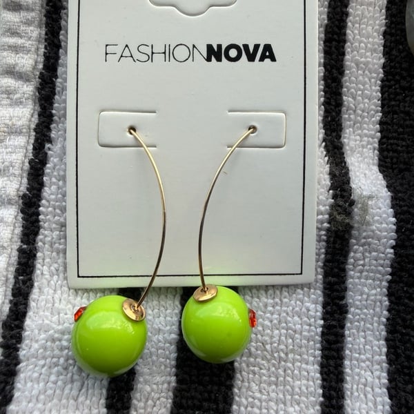 Fashion Nova Olive Martini Pimento Drop Earrings Green Gold