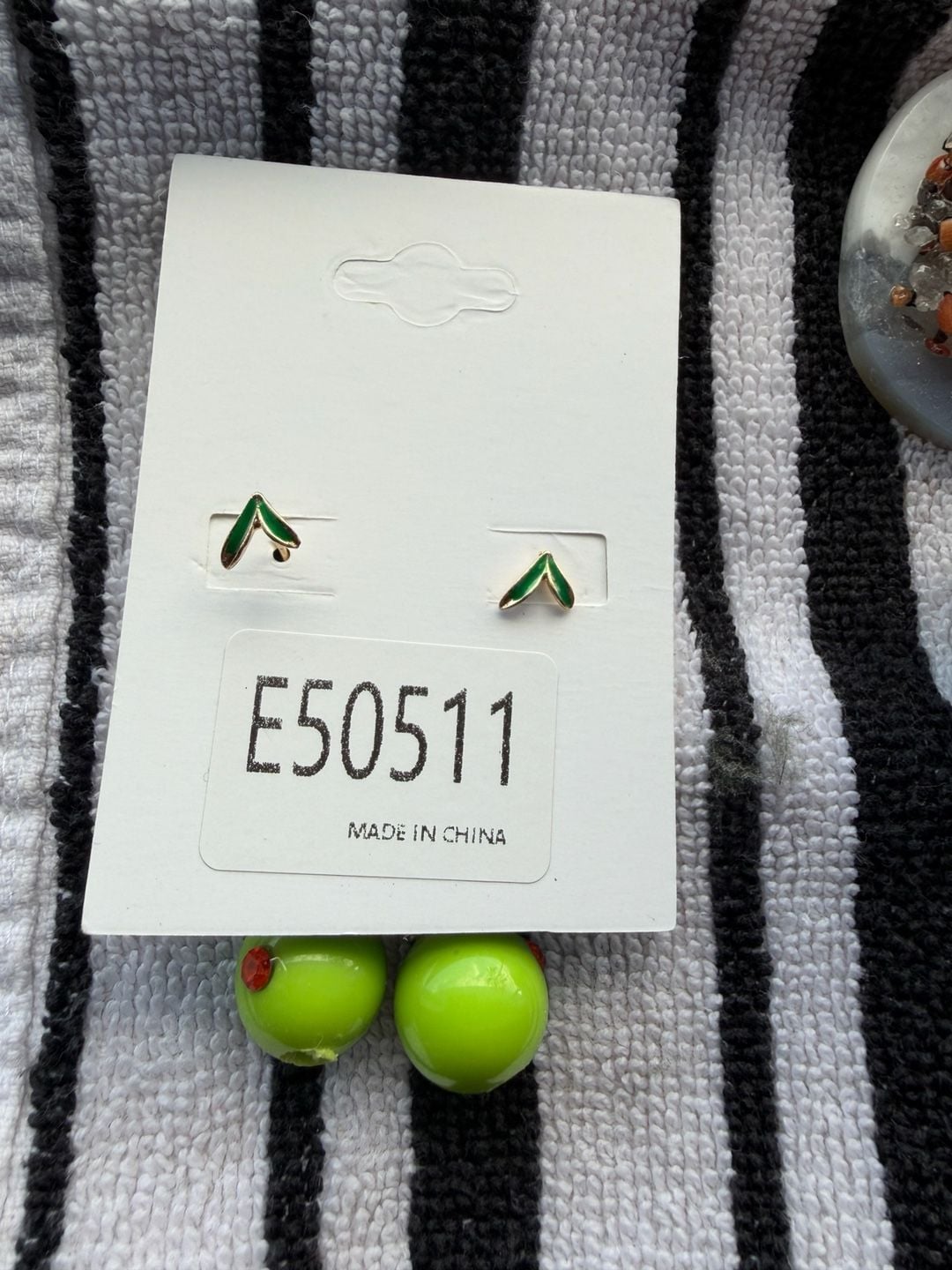 Fashion Nova Olive Martini Pimento Drop Earrings Green Gold 3