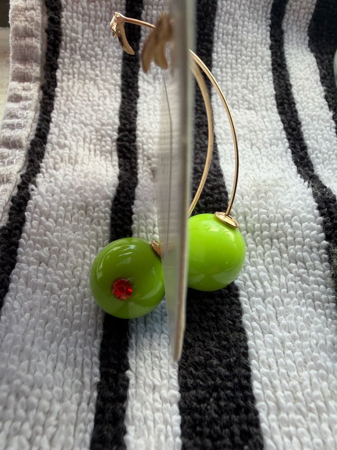 Fashion Nova Olive Martini Pimento Drop Earrings Green Gold 4