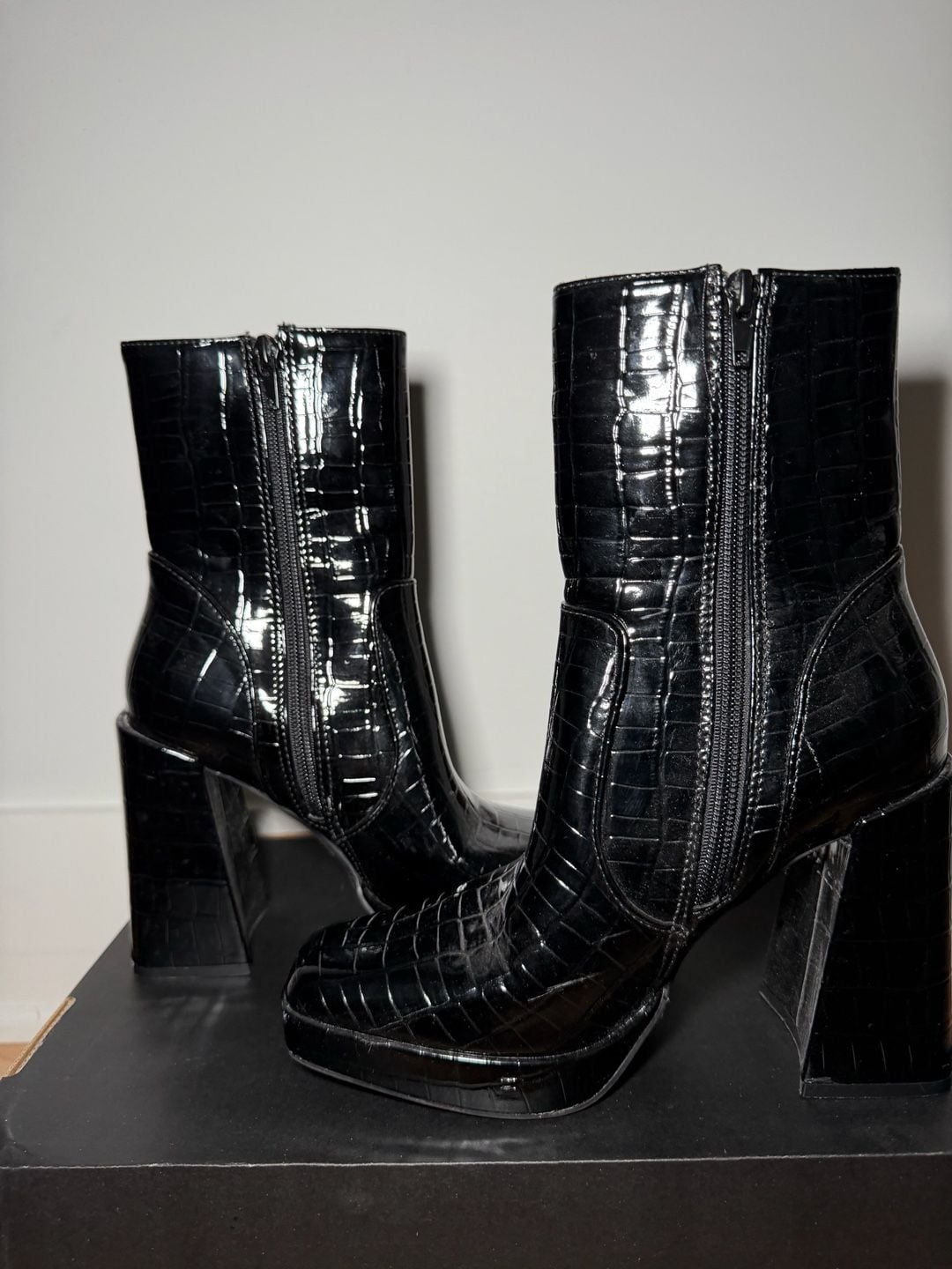 Forever 21 Block Heel Platform Boots Size 7 Black Croc 4