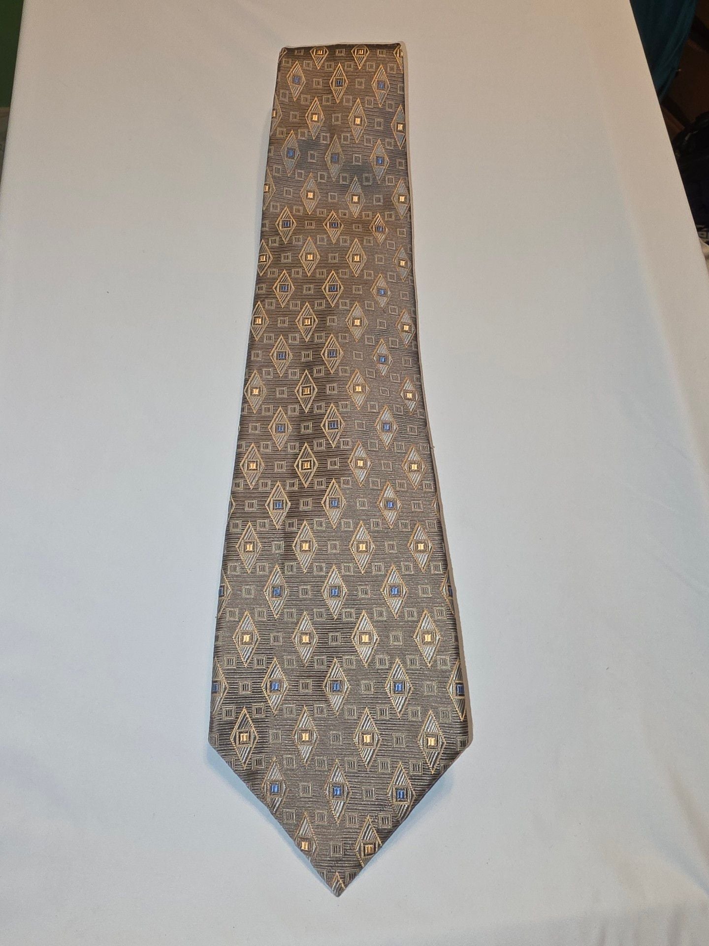 Bel Velo Cravatte Silk Necktie Gray Brown Geometric Diamond Pattern 1