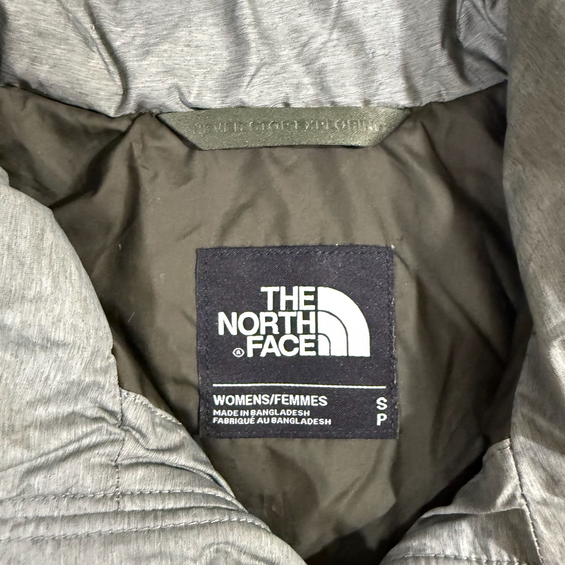 North Face Women's Insulated Quilted Black Arlynne Long Jacket Parka 6