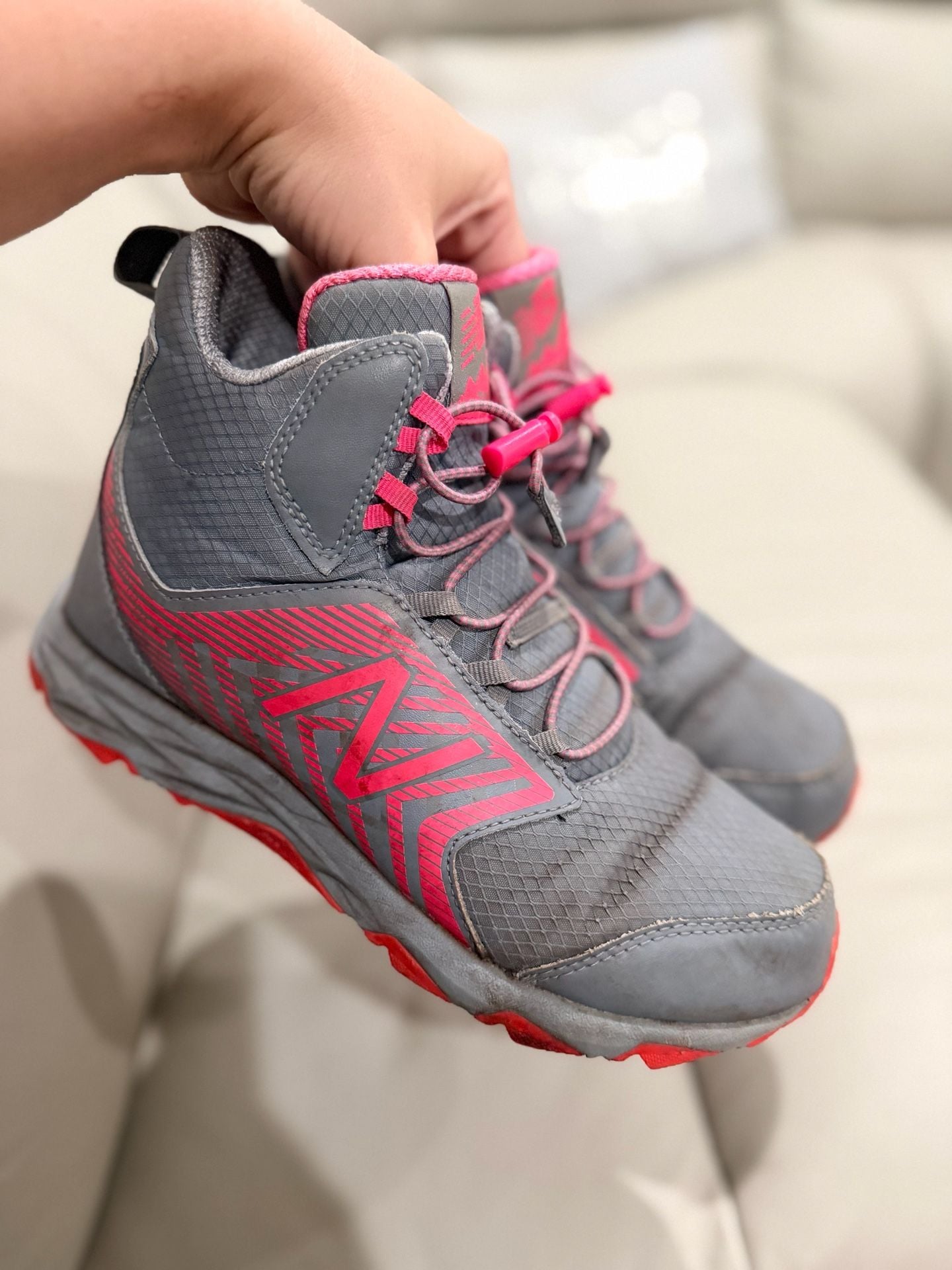 New Balance 700v1 Size 5 Gray Pink Hiking Shoes 2