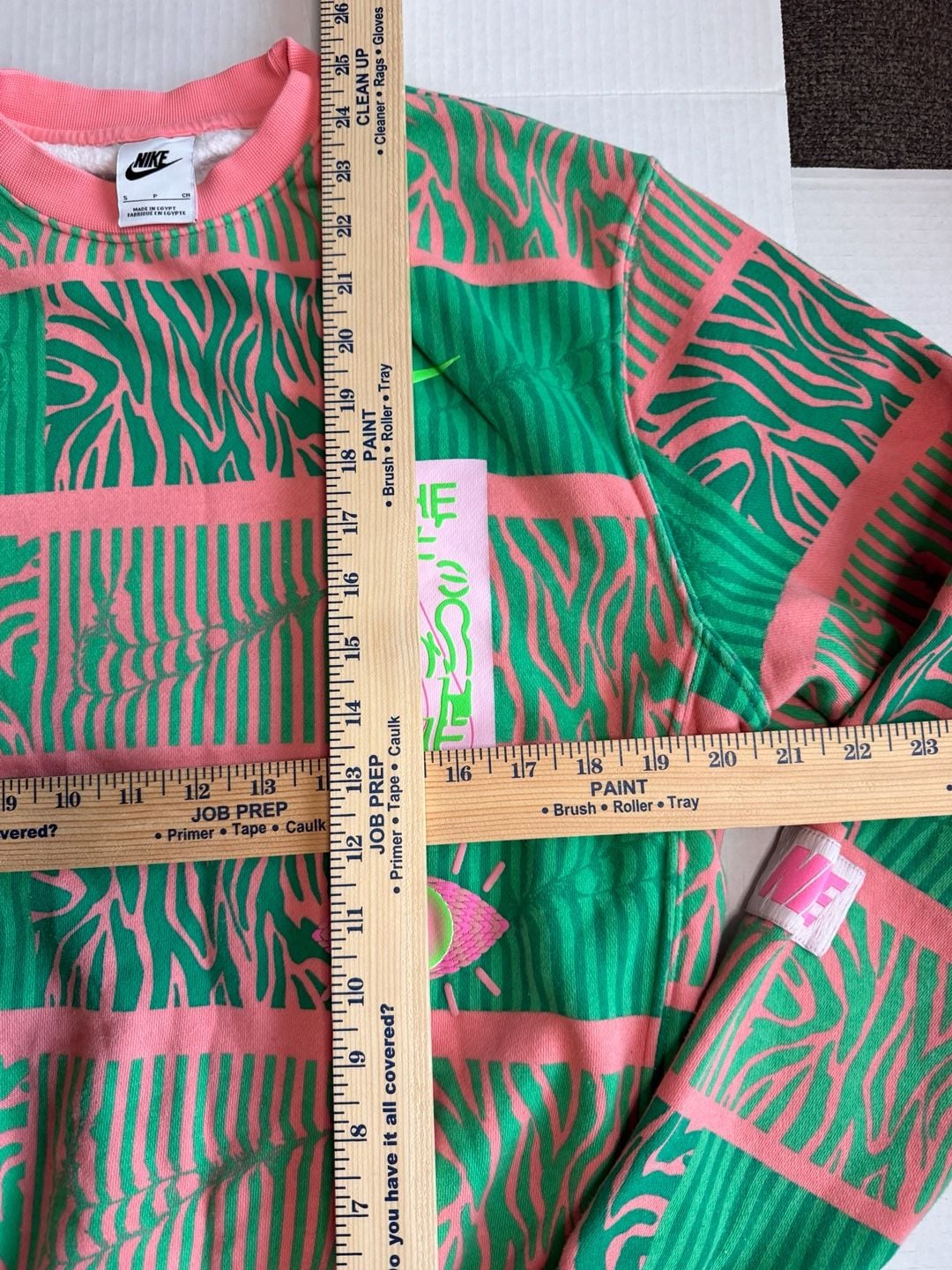 Nike Club Fleece Trippy Safari Sweatshirt Size S Green Pink Crewneck 4