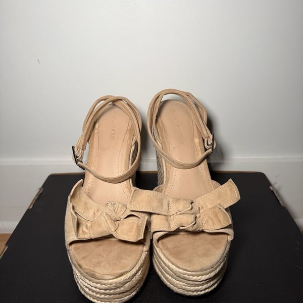 Kendall + Kylie Gwenn Wedge Size 7 M Nude Suede Bow Espadrille