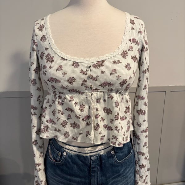 Kirious LA Floral Waffle Knit Top Size S Long Sleeve
