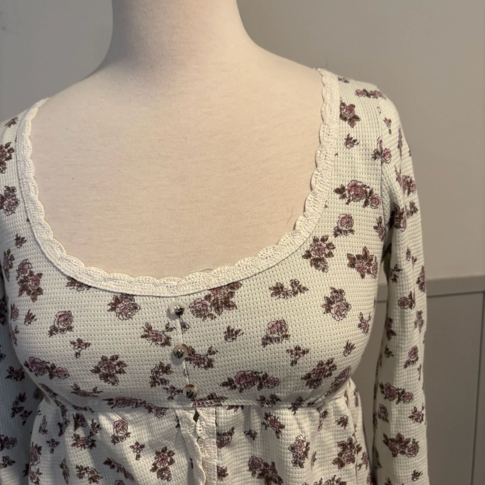 Kirious LA Floral Waffle Knit Top Size S Long Sleeve 10