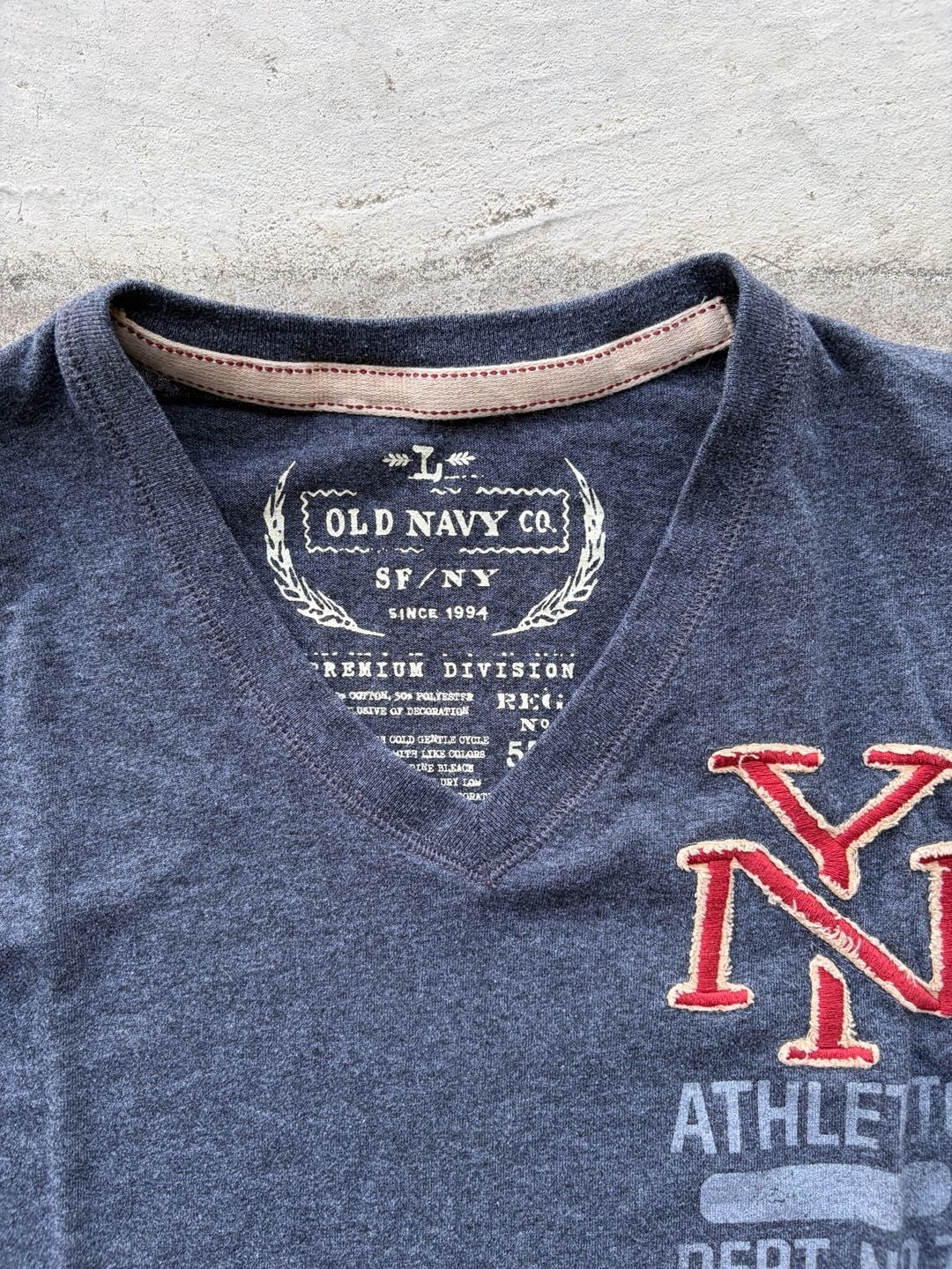 Old Navy V-Neck Graphic T-Shirt Size L Gray Brooklyn New York 6