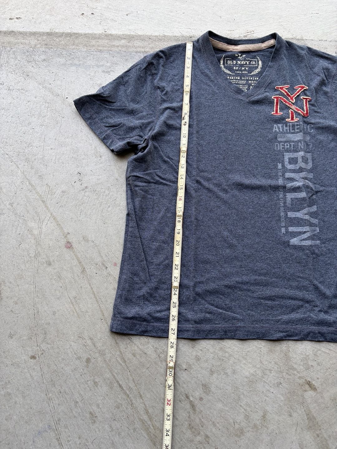 Old Navy V-Neck Graphic T-Shirt Size L Gray Brooklyn New York 7