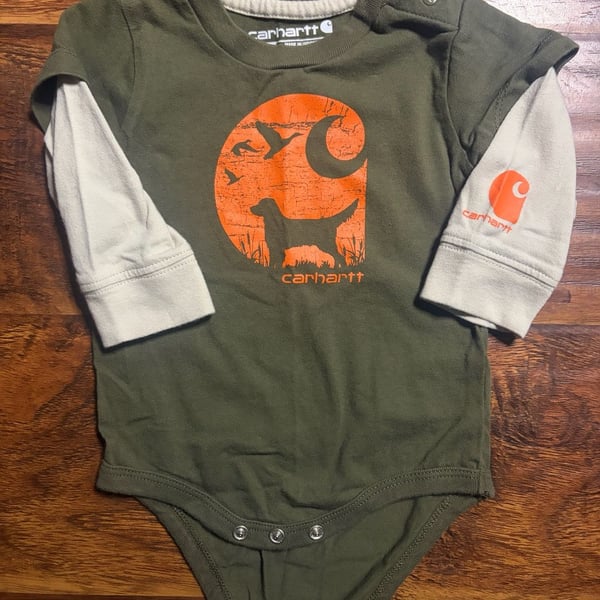 Carhartt Long Sleeve Graphic Bodysuit Size 6M Green Dog Moon Hunter