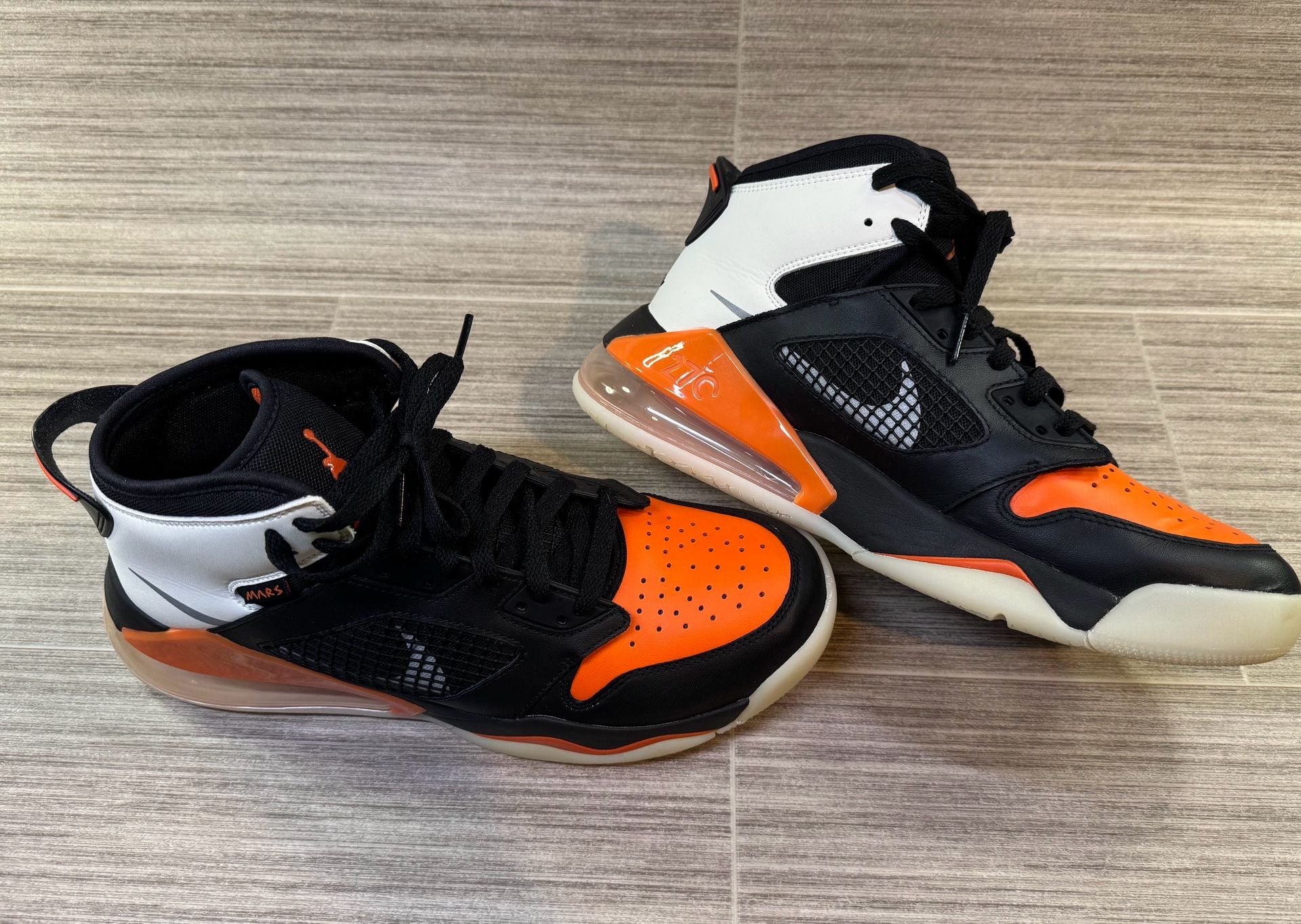 Jordan Mars 270 Shattered Backboard Black Orange Sneakers 3