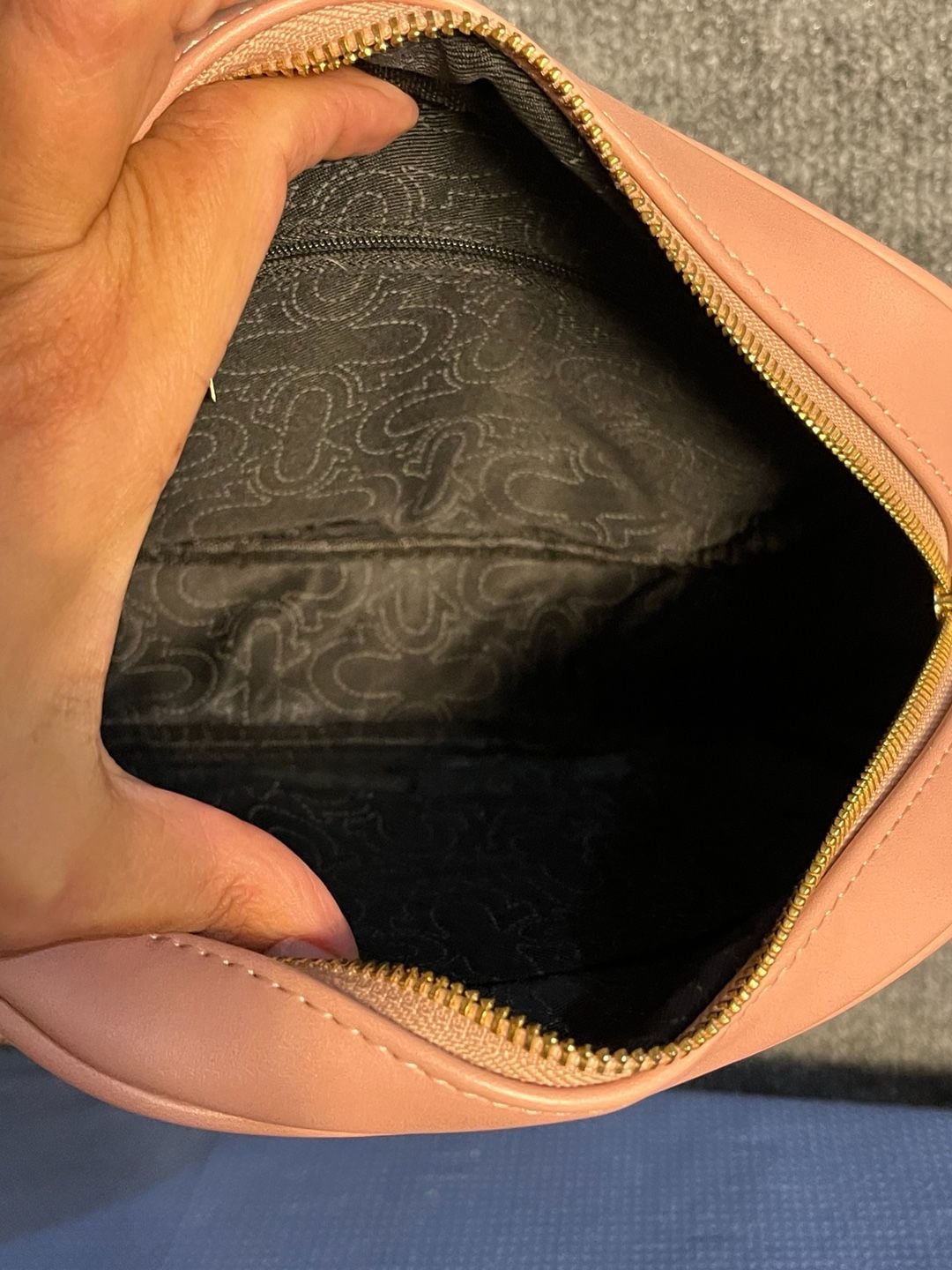 True Religion Pink Horseshoe Crossbody Purse 12