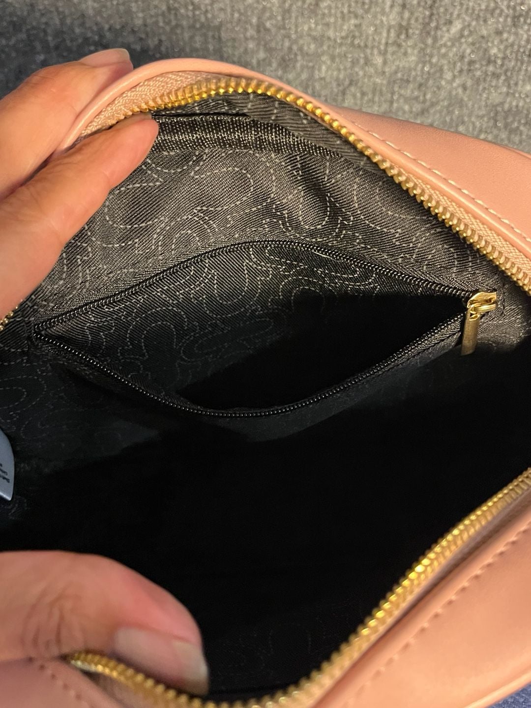 True Religion Pink Horseshoe Crossbody Purse 15