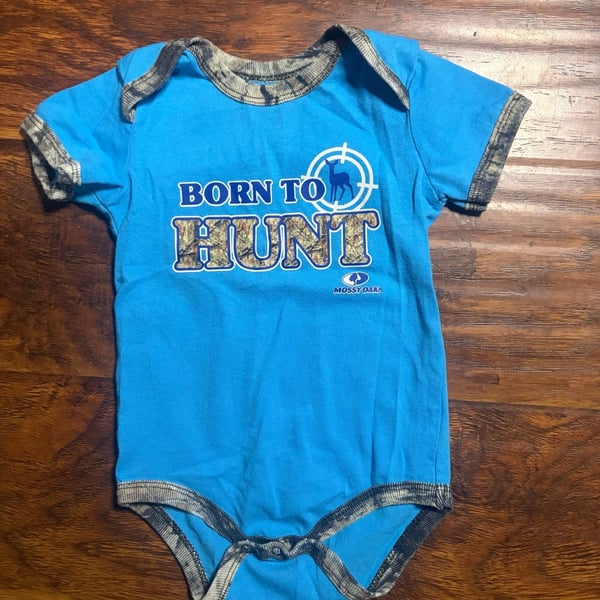 Mossy Oak Born To Hunt Bodysuit Size 6/9M Blue Camo