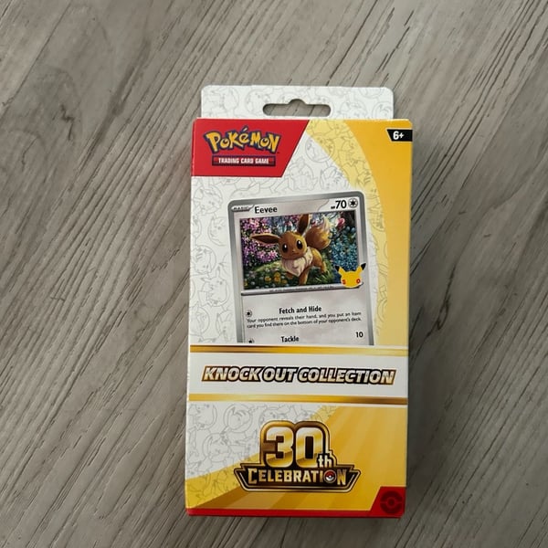 Pokemon TCG 30th Celebration Knock Out Collection Eevee Box
