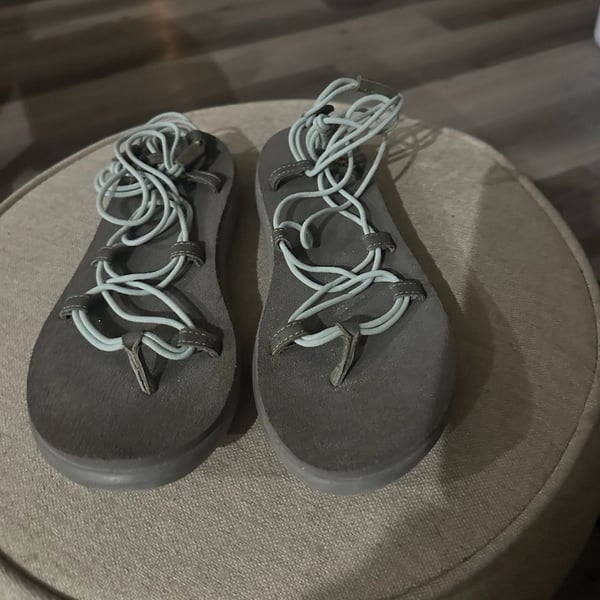 Teva Voya Infinity Sandals Size W10 Olive Green