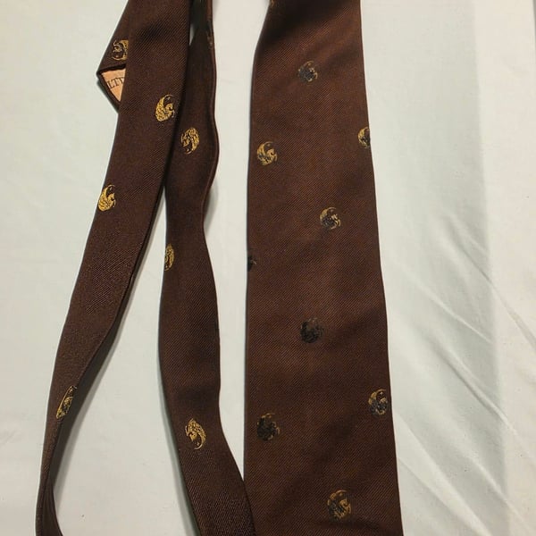 Wm Chelsea Ltd Vintage Brown Silk Tie Gold Pegasus Motif Scarsdale