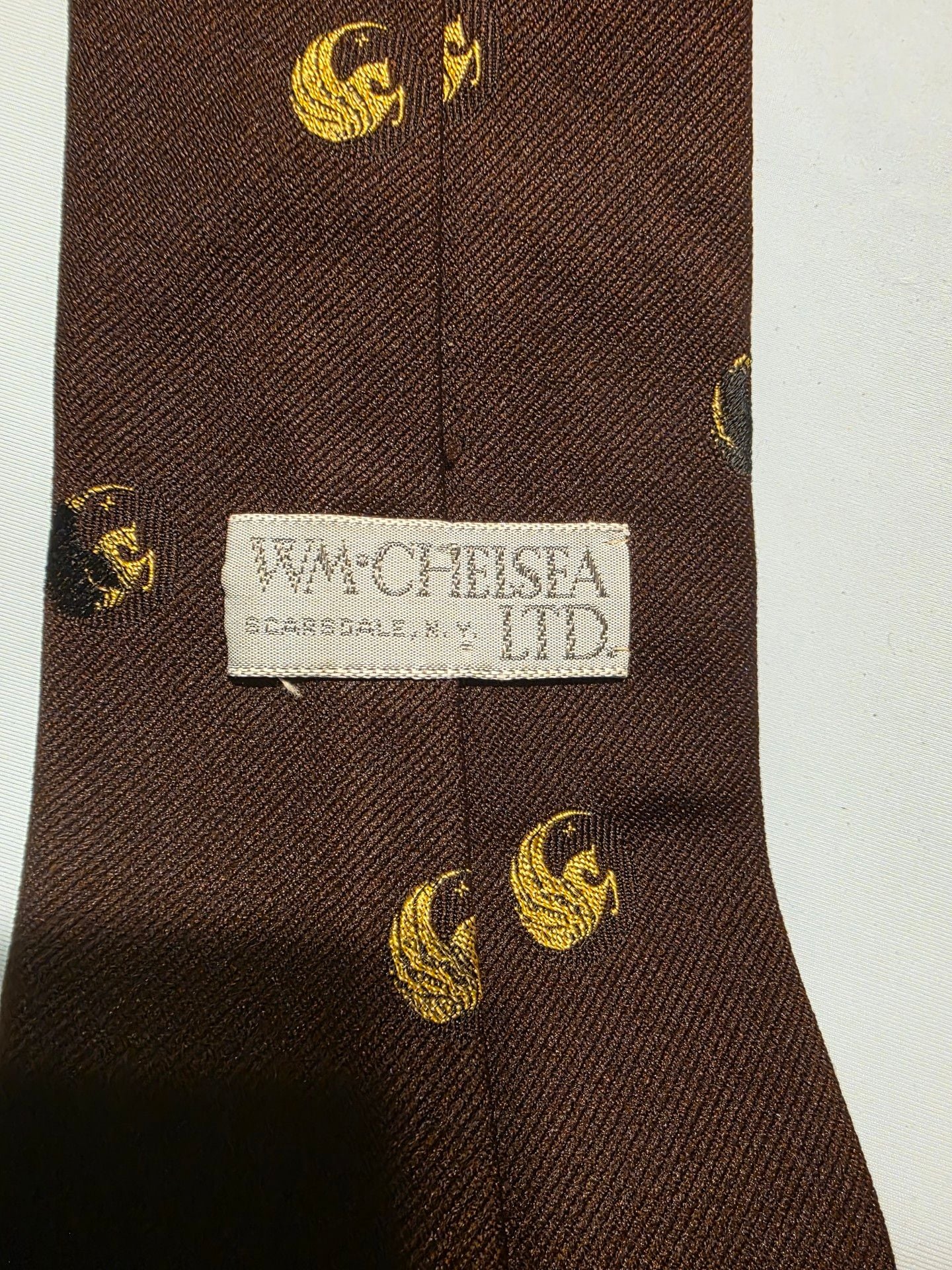 Wm Chelsea Ltd Vintage Brown Silk Tie Gold Pegasus Motif Scarsdale 3