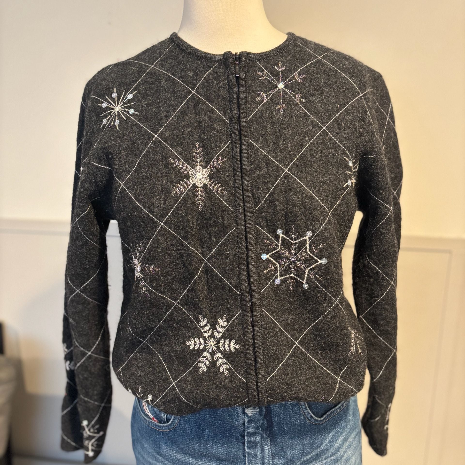 Talbots Cardigan Size PS Gray Wool Beaded Snowflake Zip 2
