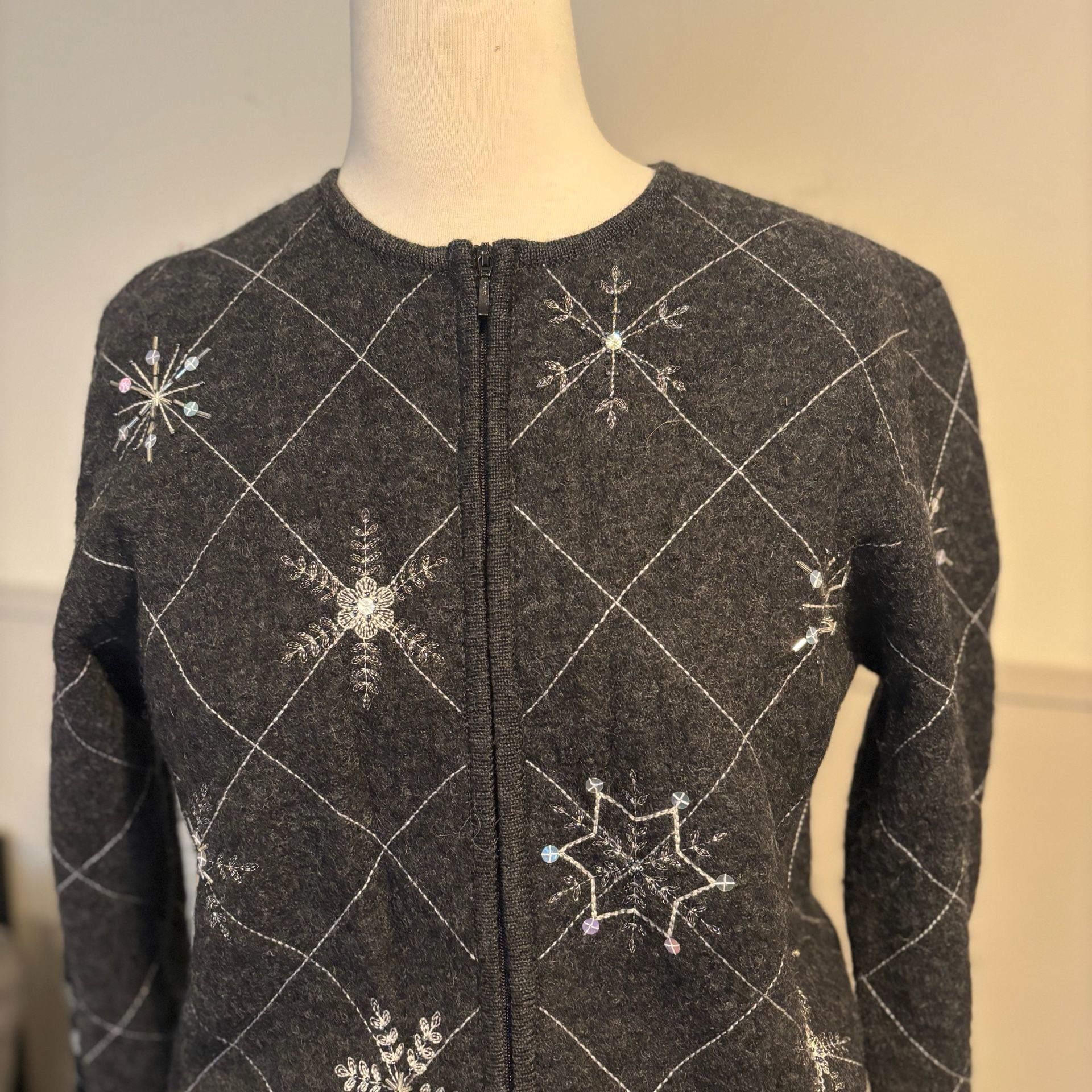 Talbots Cardigan Size PS Gray Wool Beaded Snowflake Zip 11