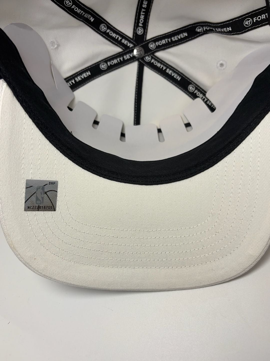 '47 Memphis Grizzlies Hitch Snapback Hat White 10