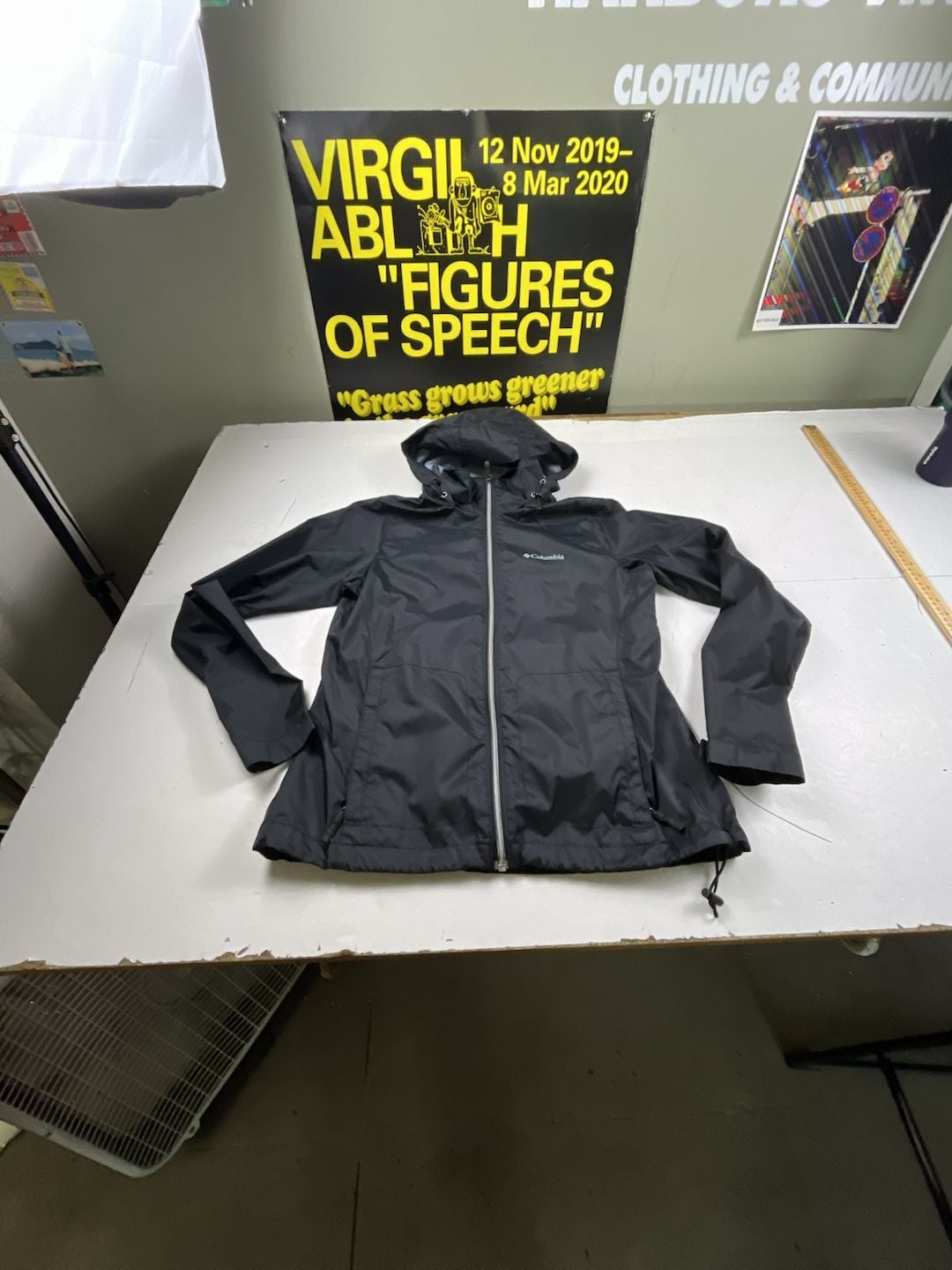 Columbia Switchback III Rain Jacket Size M Black Hooded Windbreaker OF 2