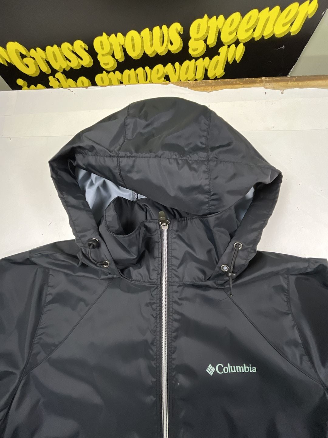 Columbia Switchback III Rain Jacket Size M Black Hooded Windbreaker OF 4