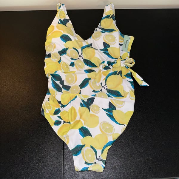 Tempotrek Lemon Print One-Piece Swimsuit – Women’s XL – NWT