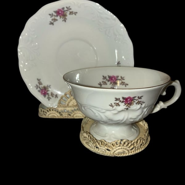 Vintage Wałbrzych Wawel Poland Tea Rose Teacup Saucer Set with Display Stand