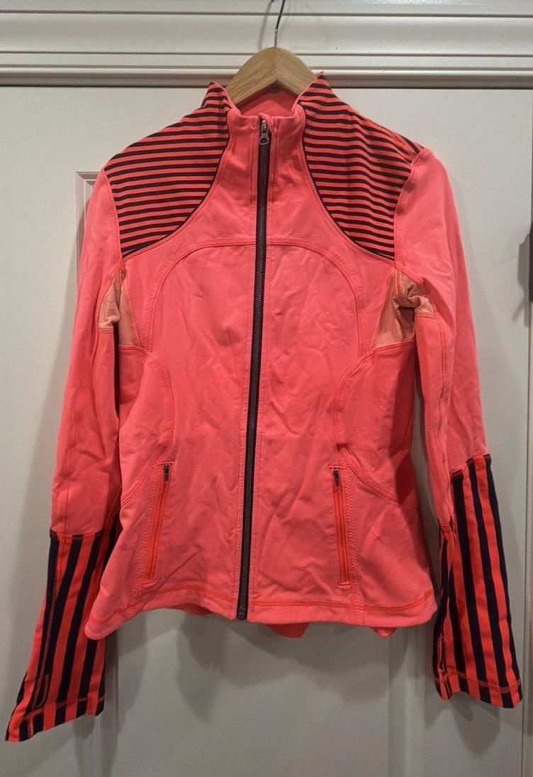 Lululemon Forme Jacket Size 8 Light Flare Classic Stripe 2