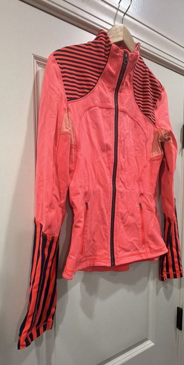 Lululemon Forme Jacket Size 8 Light Flare Classic Stripe 4
