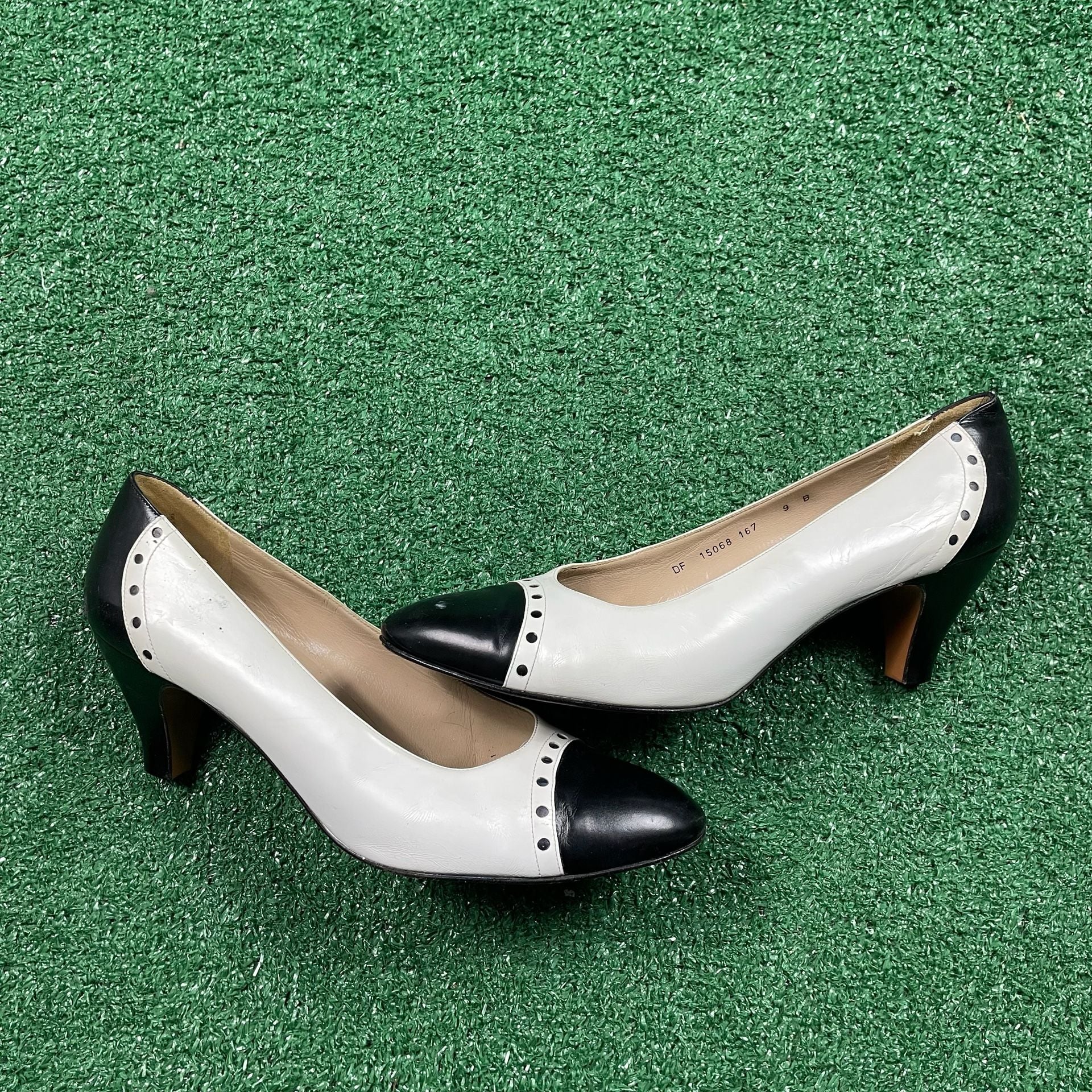 Salvatore Ferragamo Pumps Size 9 B Black White Leather Cap Toe Heels 2