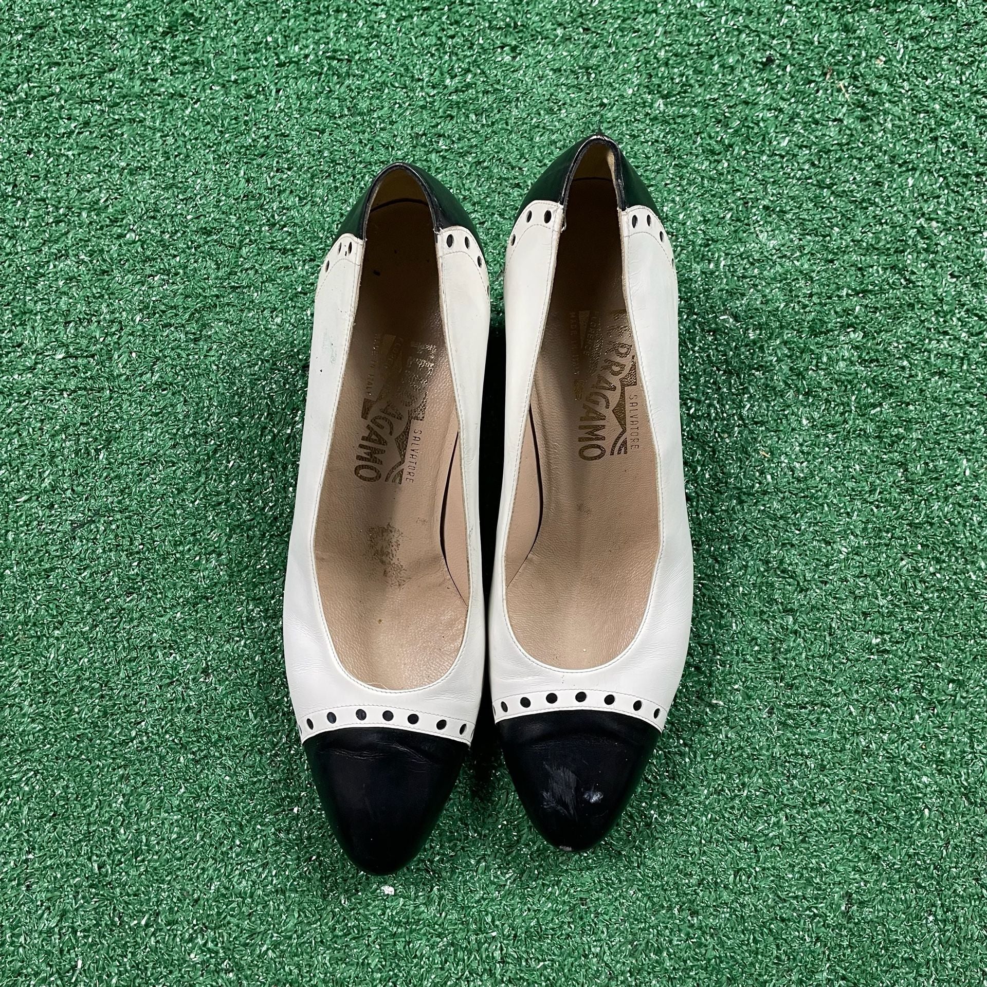 Salvatore Ferragamo Pumps Size 9 B Black White Leather Cap Toe Heels 4