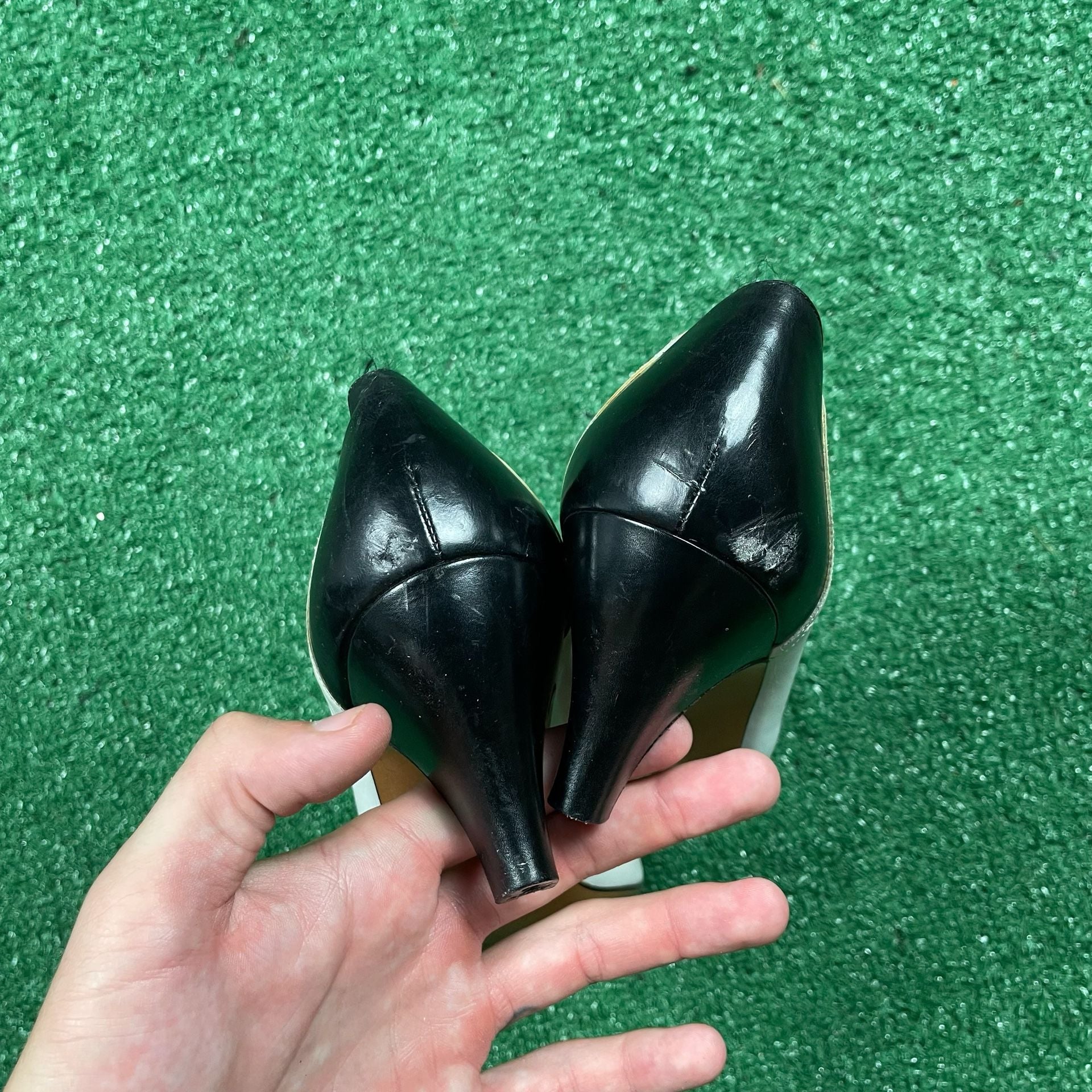 Salvatore Ferragamo Pumps Size 9 B Black White Leather Cap Toe Heels 7