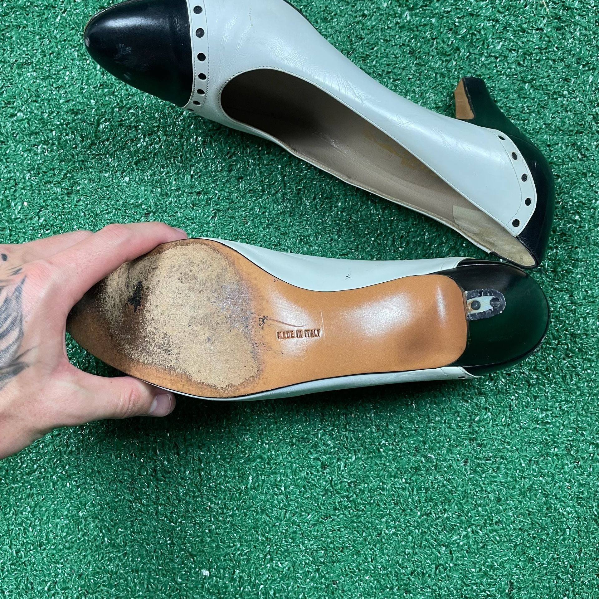 Salvatore Ferragamo Pumps Size 9 B Black White Leather Cap Toe Heels 8