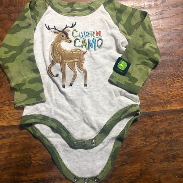 John Deere Cuter in Camo Bodysuit Size 3/6M Deer Green Camouflage
