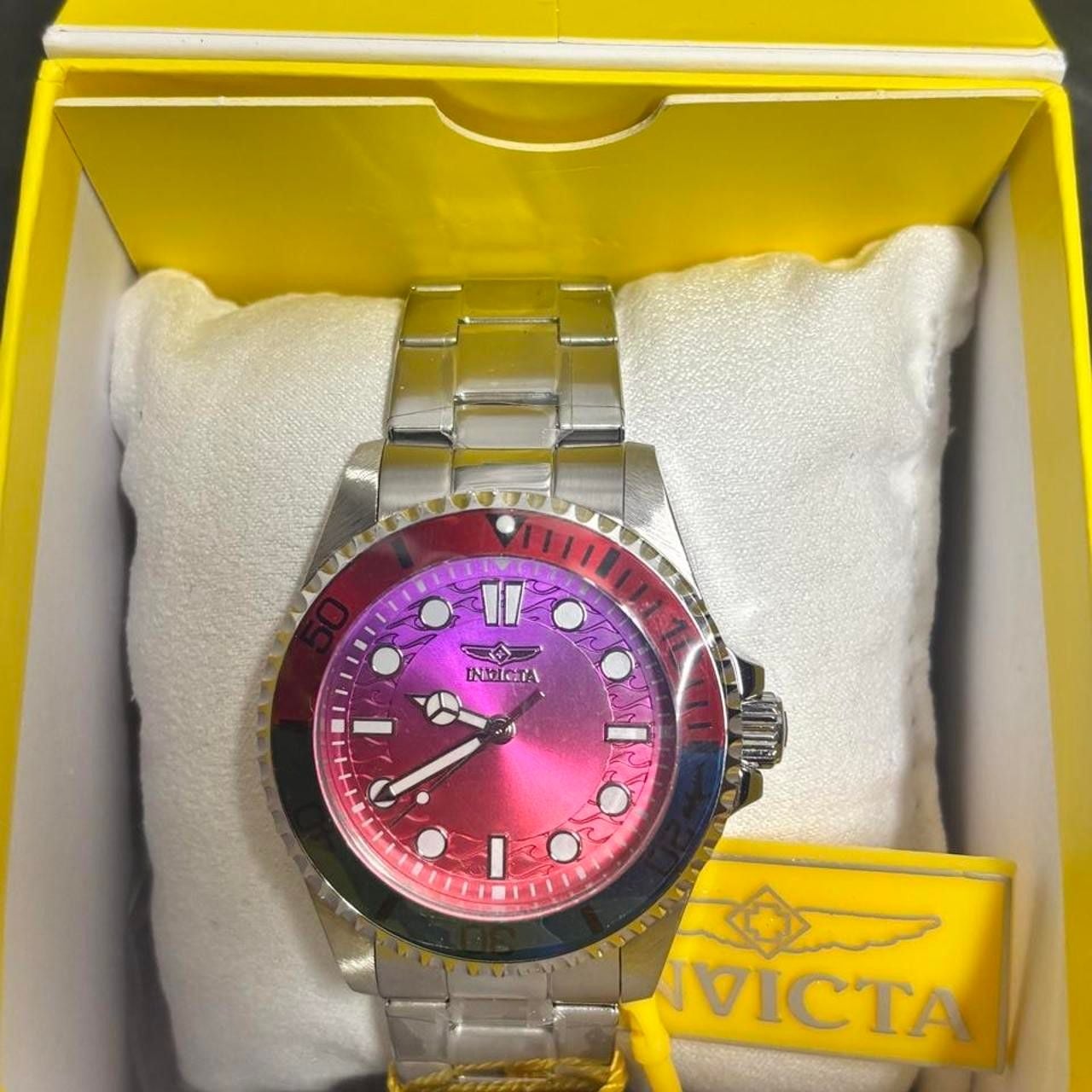 Invicta Pro Diver Quartz 40mm Pink Purple Dial Watch 3