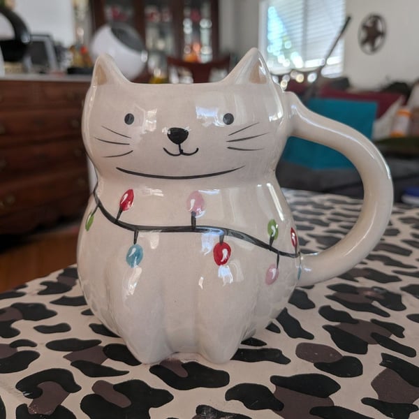 Ceramic White Cat Christmas Lights Coffee Mug