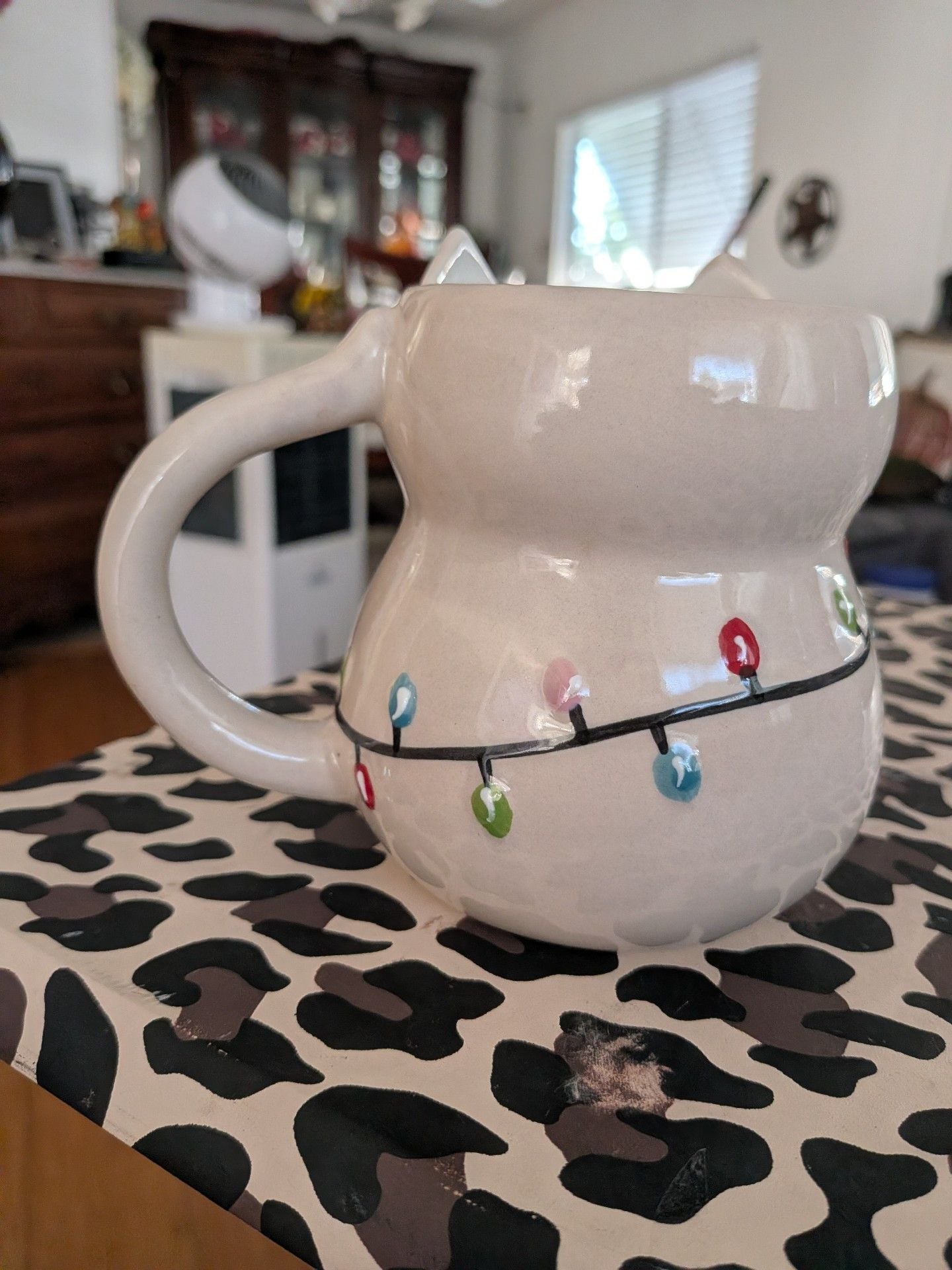 Ceramic White Cat Christmas Lights Coffee Mug 3