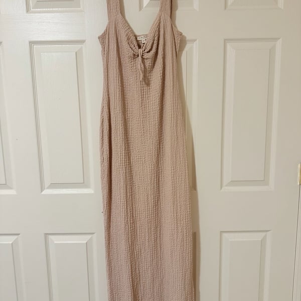 See You Monday Maxi Dress Size L Pink Crinkle Tie Front