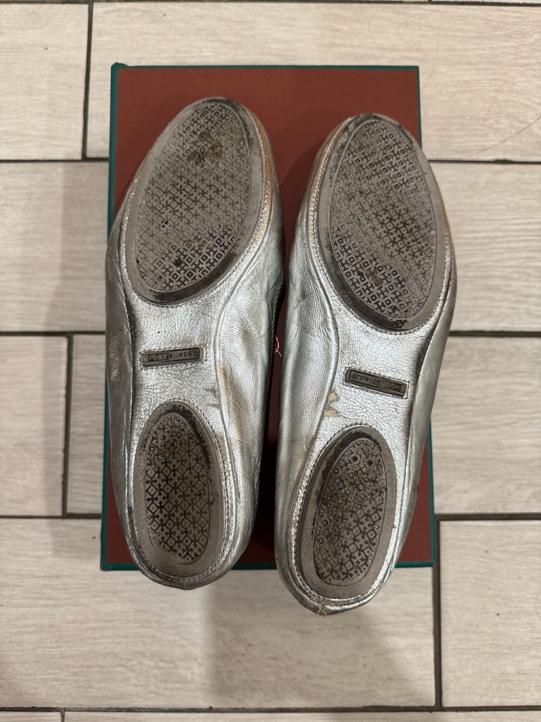 Tory Burch Minnie Travel Ballet Flats Silver Leather 9