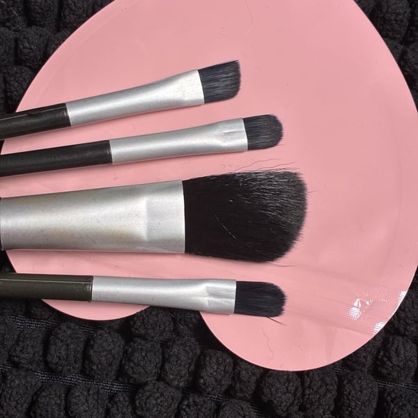 Generic Makeup Brush Set 4-Piece Black Silver