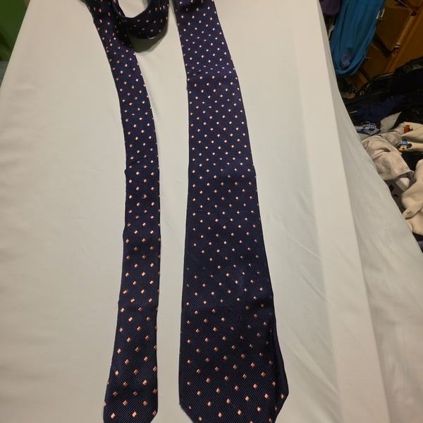 Thomas Pink Navy Silk Diamond Geometric Necktie Handmade In England