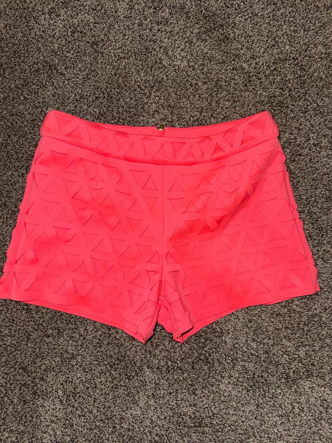 Lilly Pulitzer Lorna Laser Cut Short Size 2 Pink Geometric 2