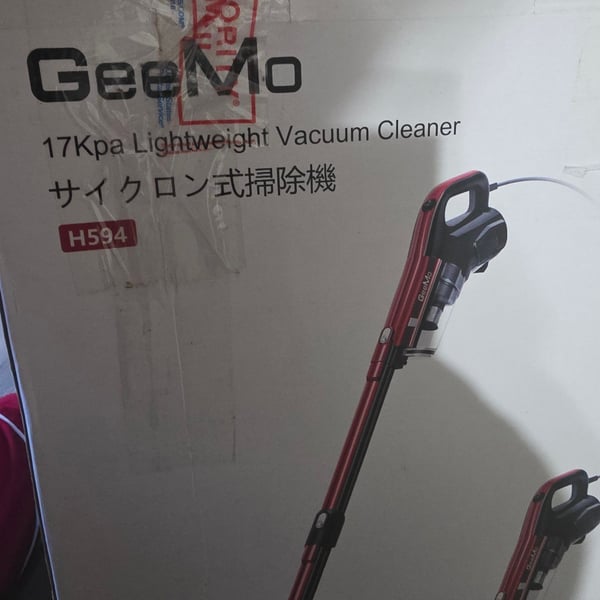 GeeMo H594 17Kpa Lightweight Stick Vacuum Cleaner Red