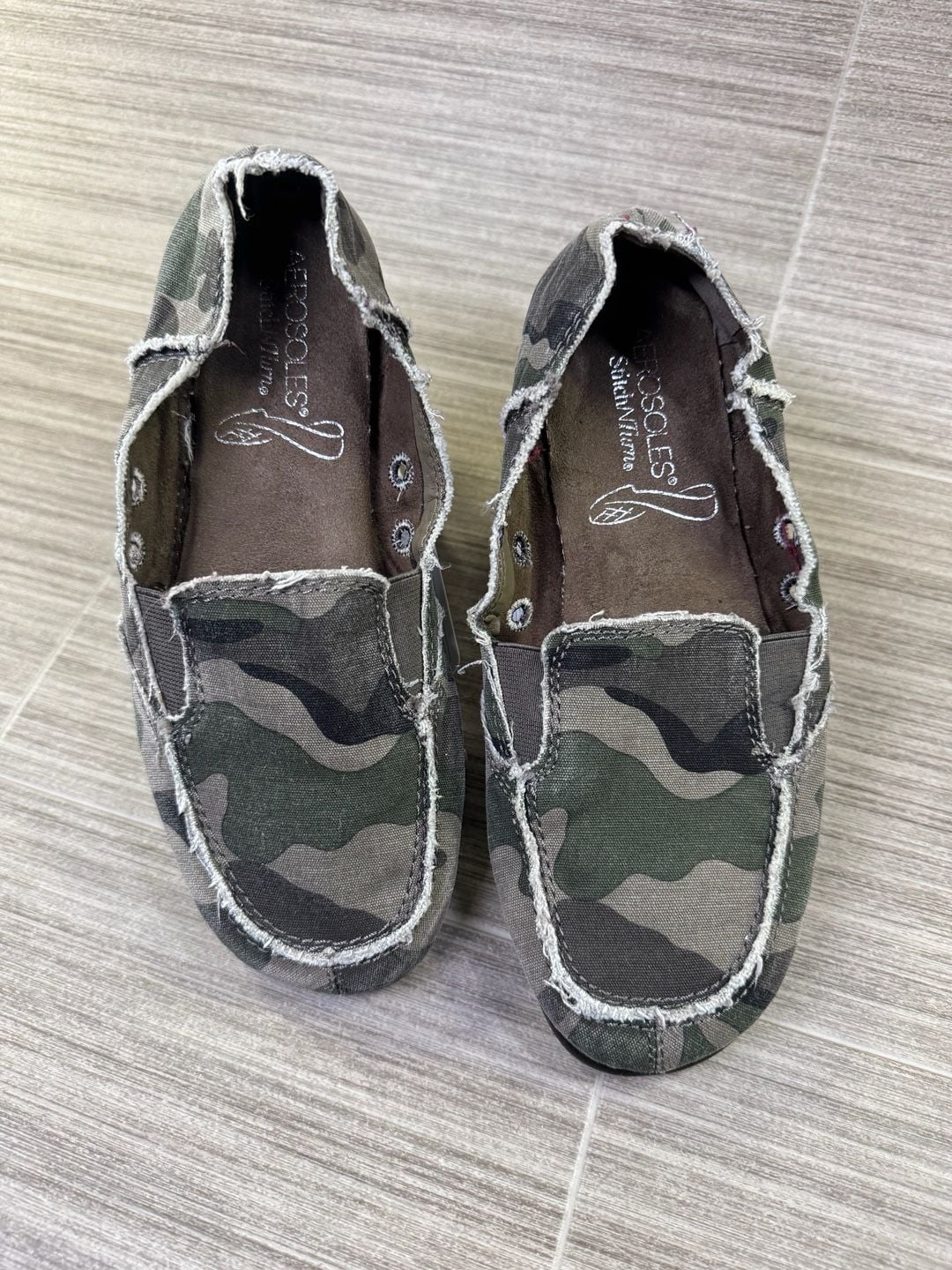 Aerosoles Stitch N Turn So Soft Camo Slip-On Shoes Size 7M 2