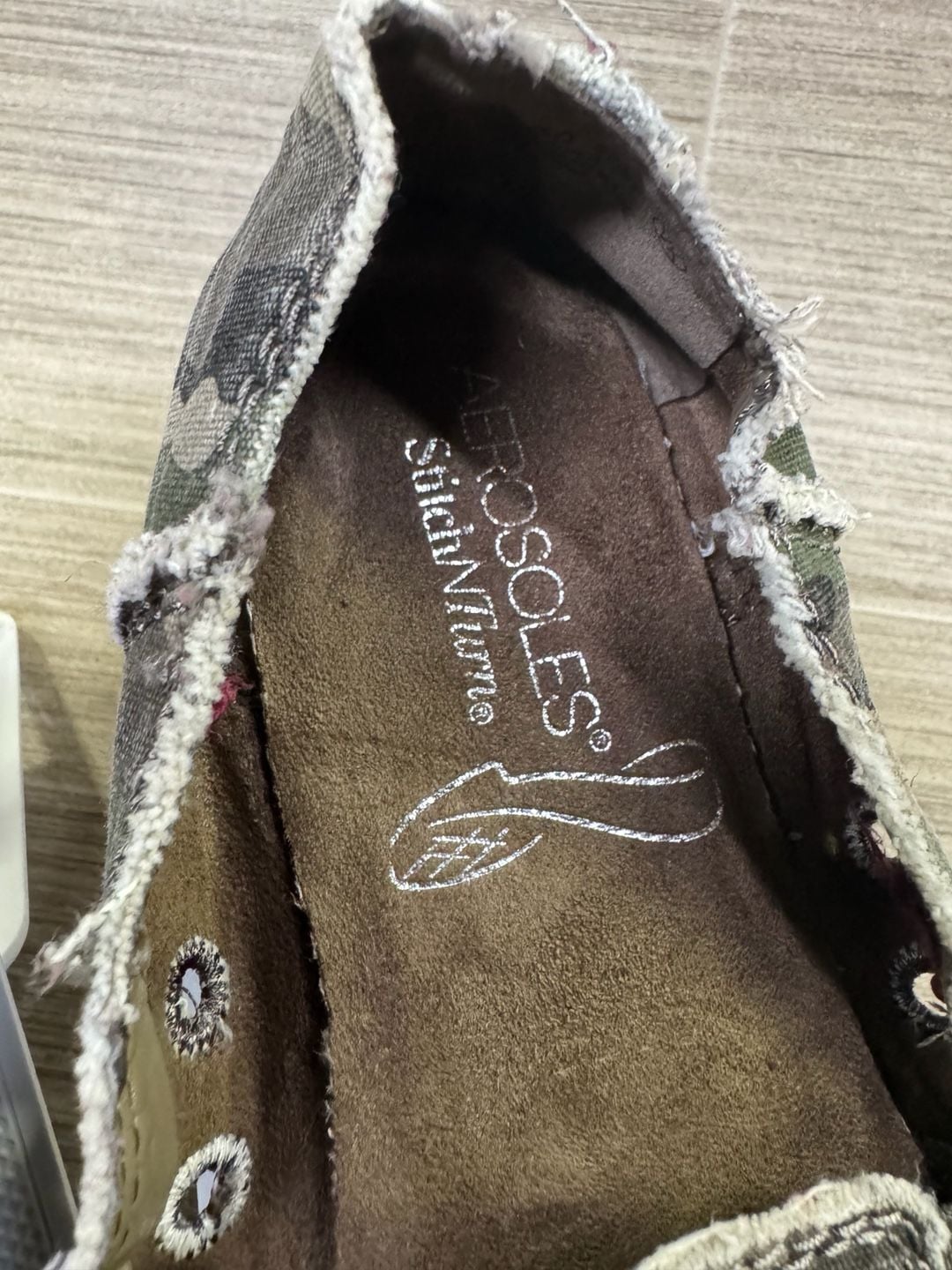 Aerosoles Stitch N Turn So Soft Camo Slip-On Shoes Size 7M 3