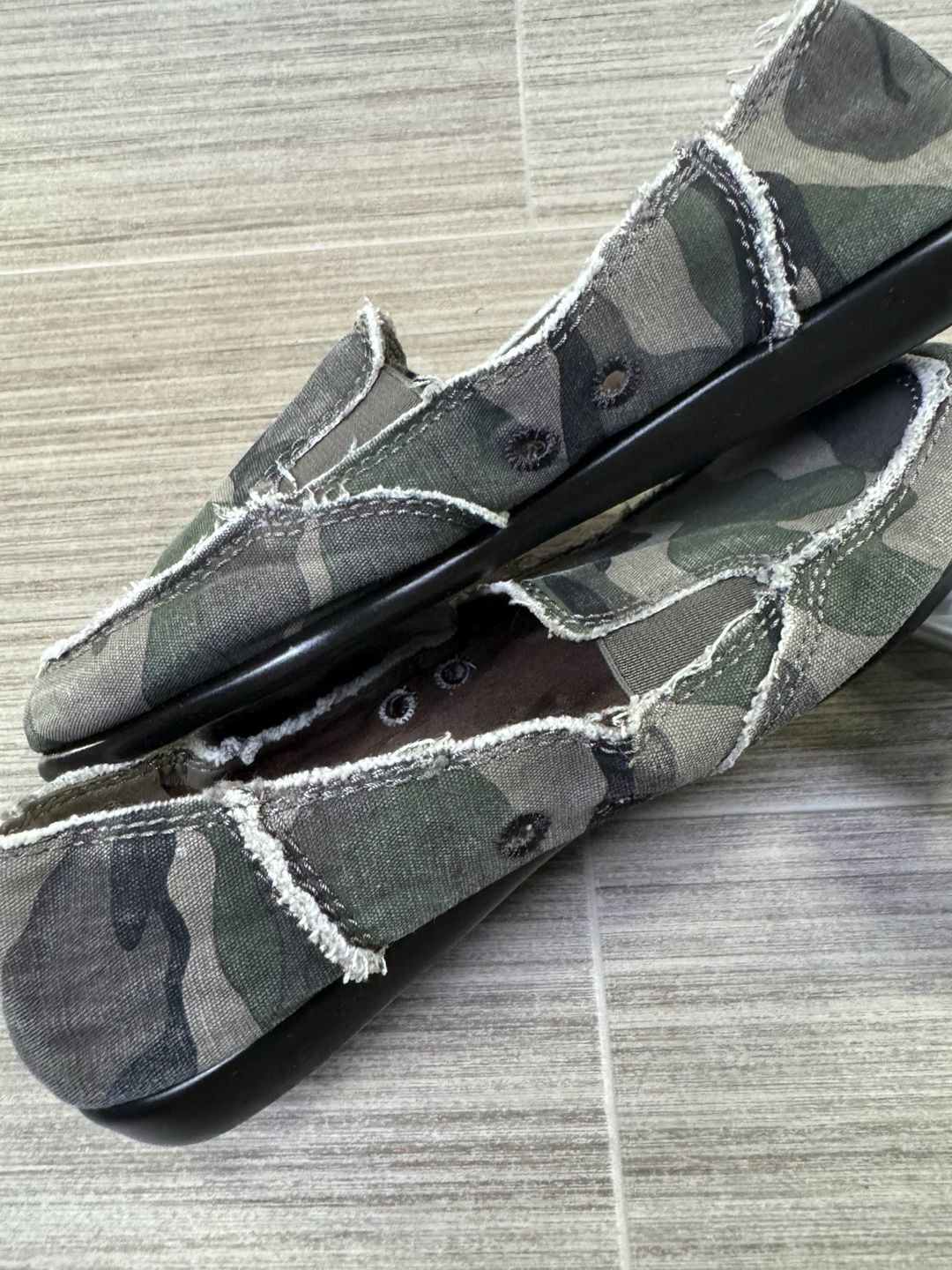 Aerosoles Stitch N Turn So Soft Camo Slip-On Shoes Size 7M 7