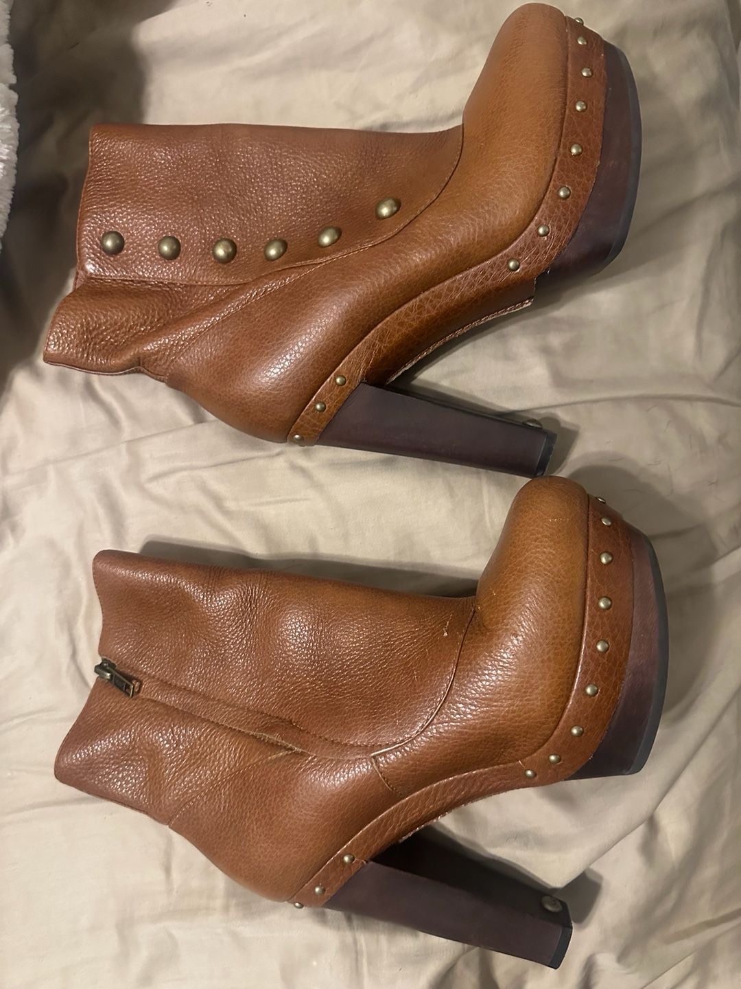 UGG Cosima Studded Platform Booties Size 8 Chestnut Leather Heel 18