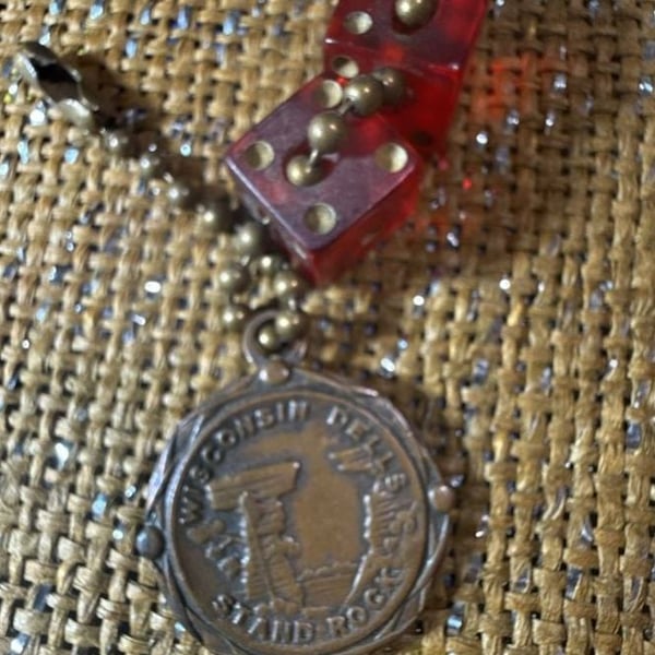 Vintage Wisconsin Dells Stand Rock Good Luck Red Dice Keychain